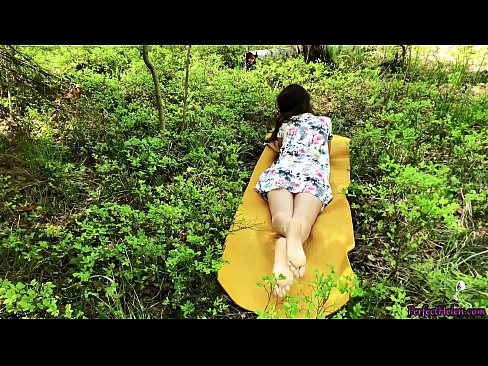 ❤️ Тиндердегі бейтаныс адам менің кискамды мастурбациялайды және орманда құмарланып жүреді Секс бойынша бізде